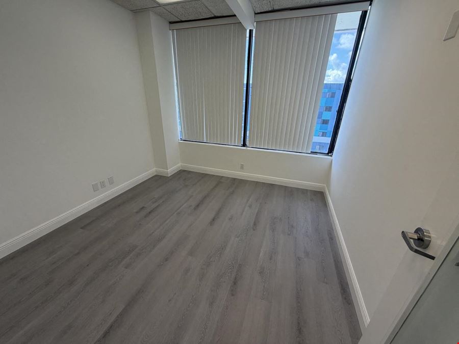 1797 SF Suite 404 Professional and Medical Office Space