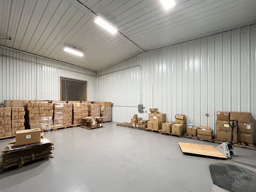 Insulated Industrial Office / Warehouse Facility Near US 90