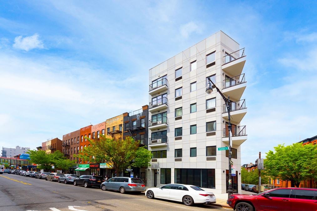 1,650 SF | 1181 Fulton Street | Prime Corner Location With Wraparound Glass Storefront for Lease