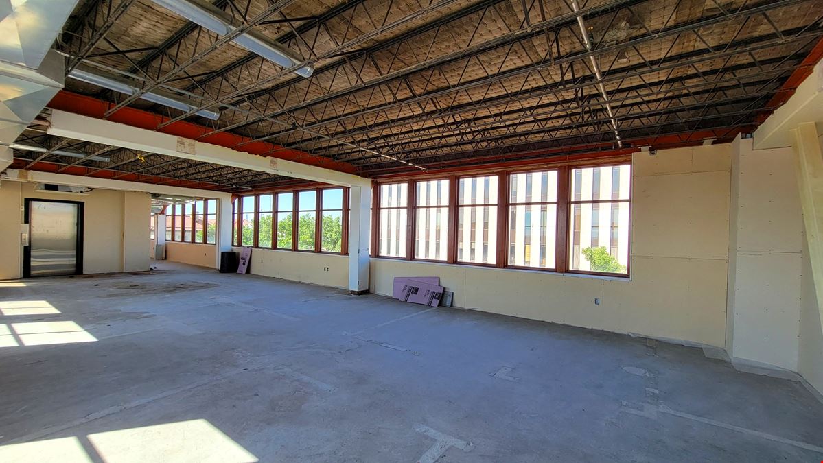 401 E Broadway Ave