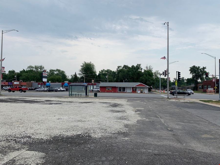 Lot at Signalized Intersection