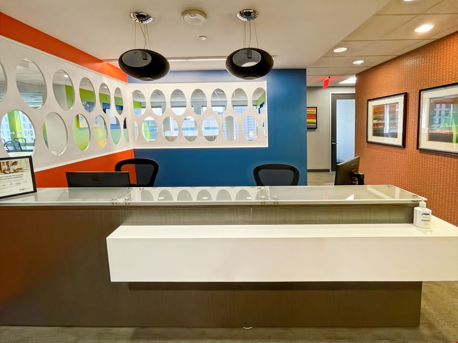 Regus - Dallas - Downtown Republic Center