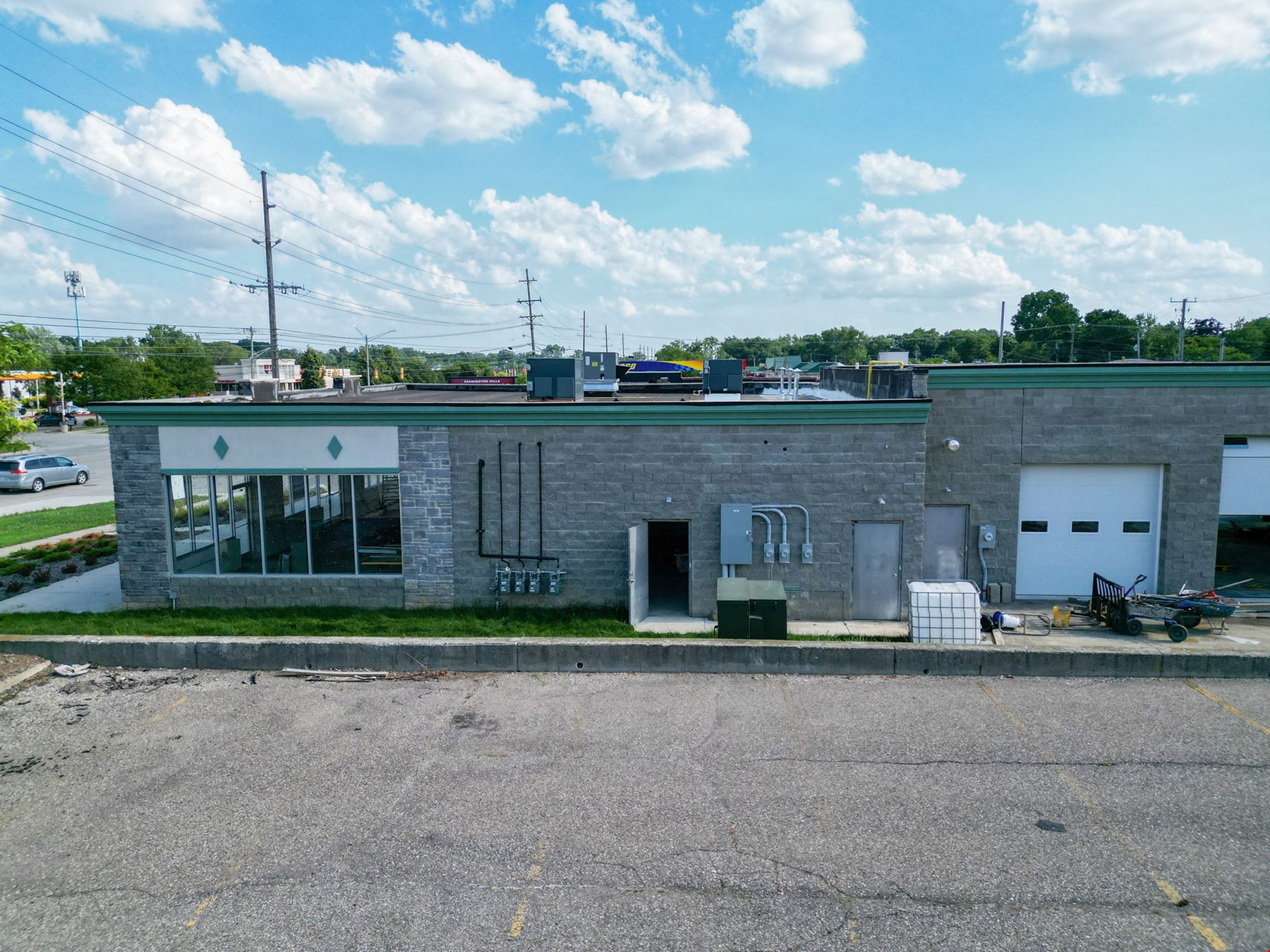 Mechanic Shop & Shopping Center