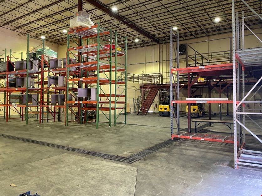 814 - Lawrenceville Warehouse