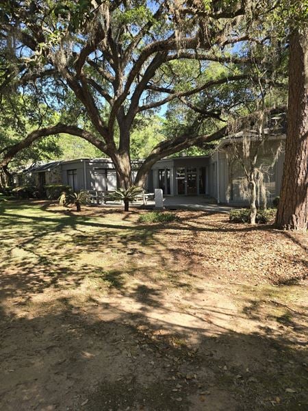 Preview of Office space for Sale at 3159 Shamrock Street South