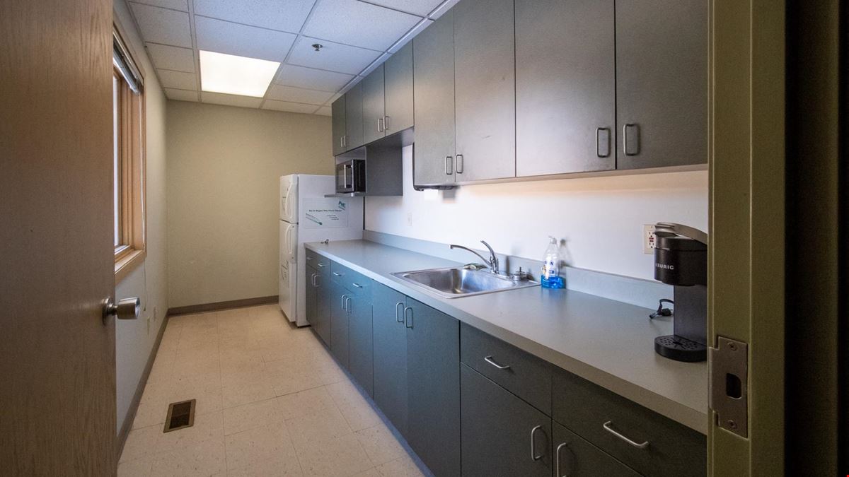 Prime Industrial Flex Space for Lease