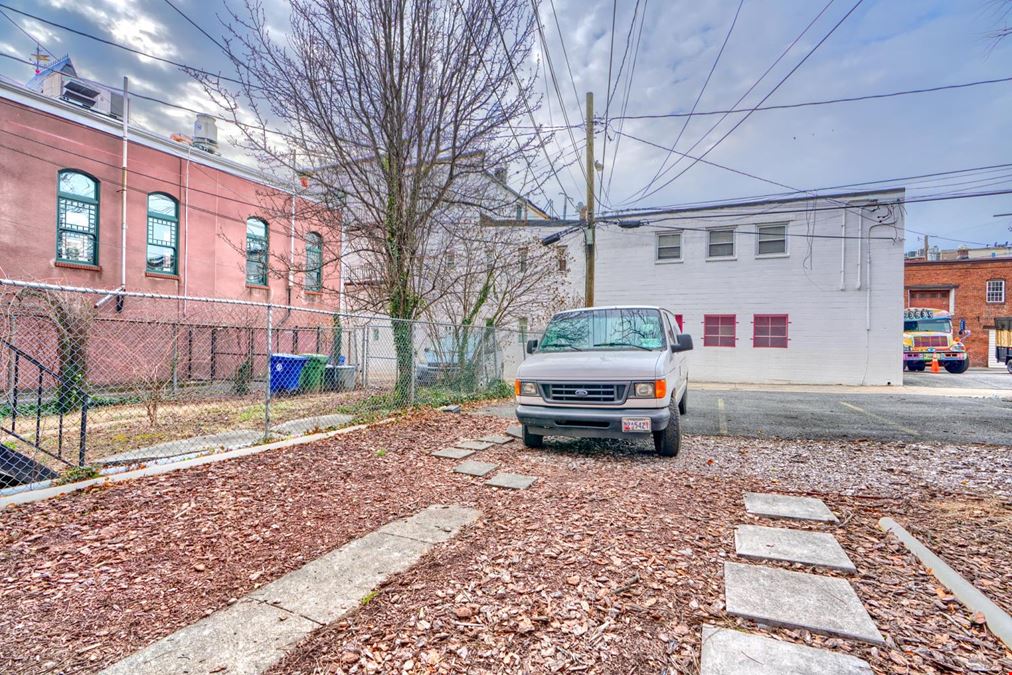 2106 Saint Paul St, 21218