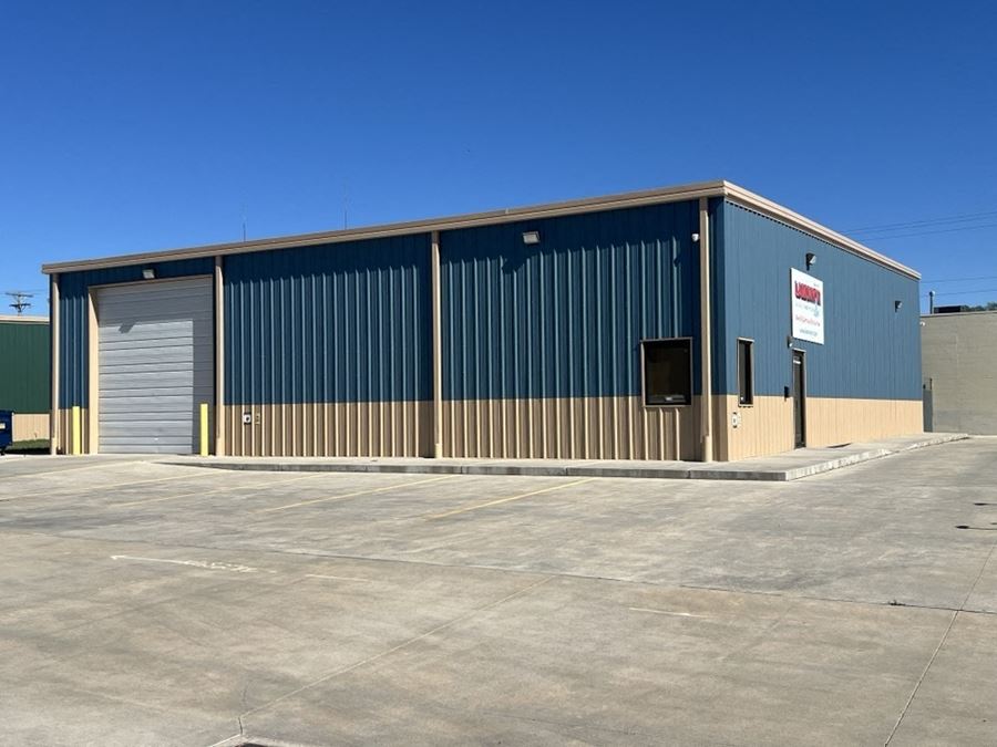 FREE-STANDING WAREHOUSE FOR LEASE