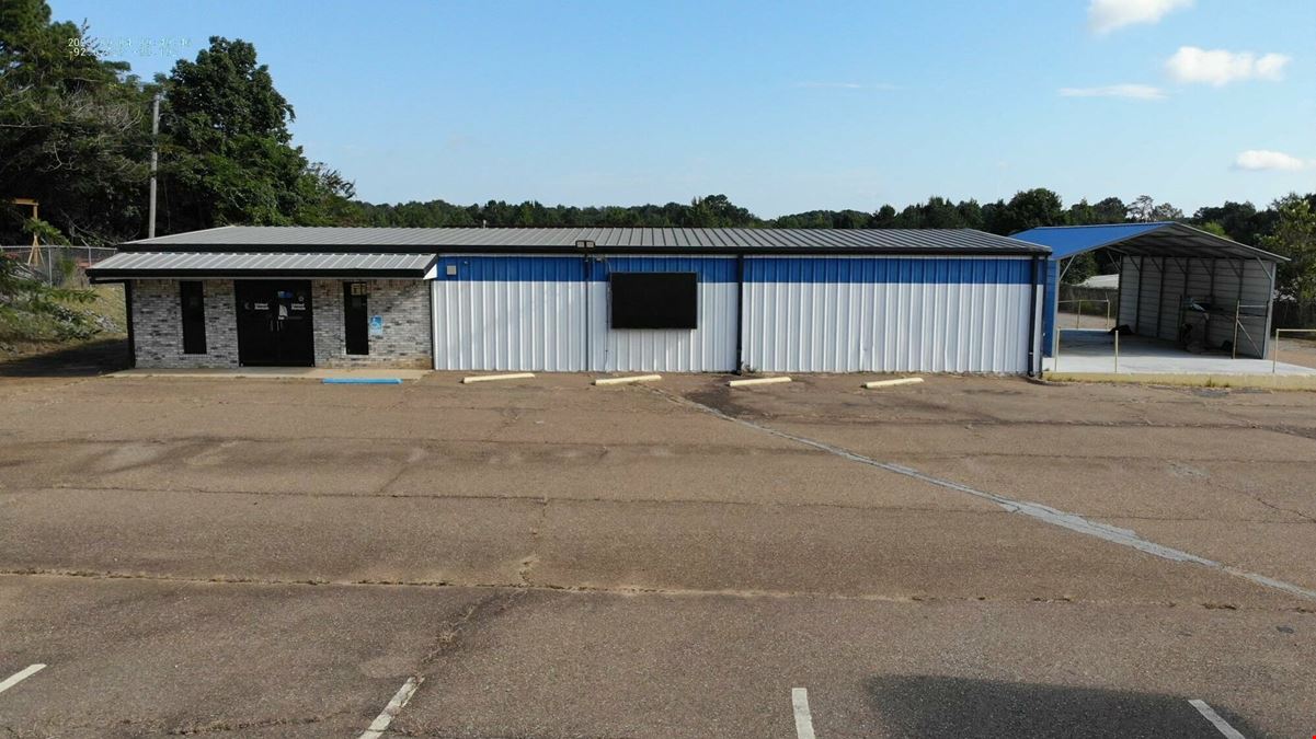 7,433 SF on 3.16 Acres w/ 173' frontage on Business HWY 82! - Leased
