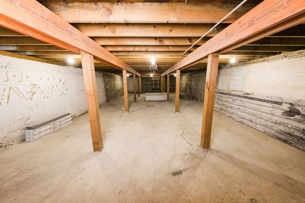 3,988 SF Whitebox Retail/Office in Downtown Belgrade