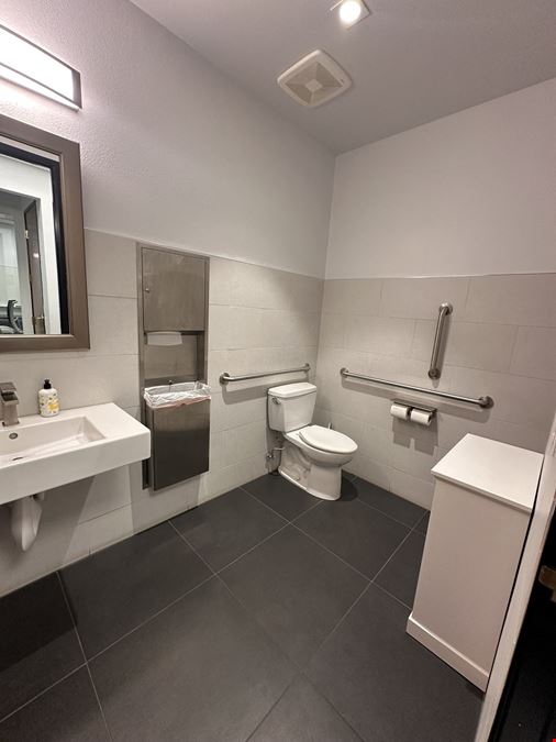 730 N 52nd St, Ste 104 SUBLEASE