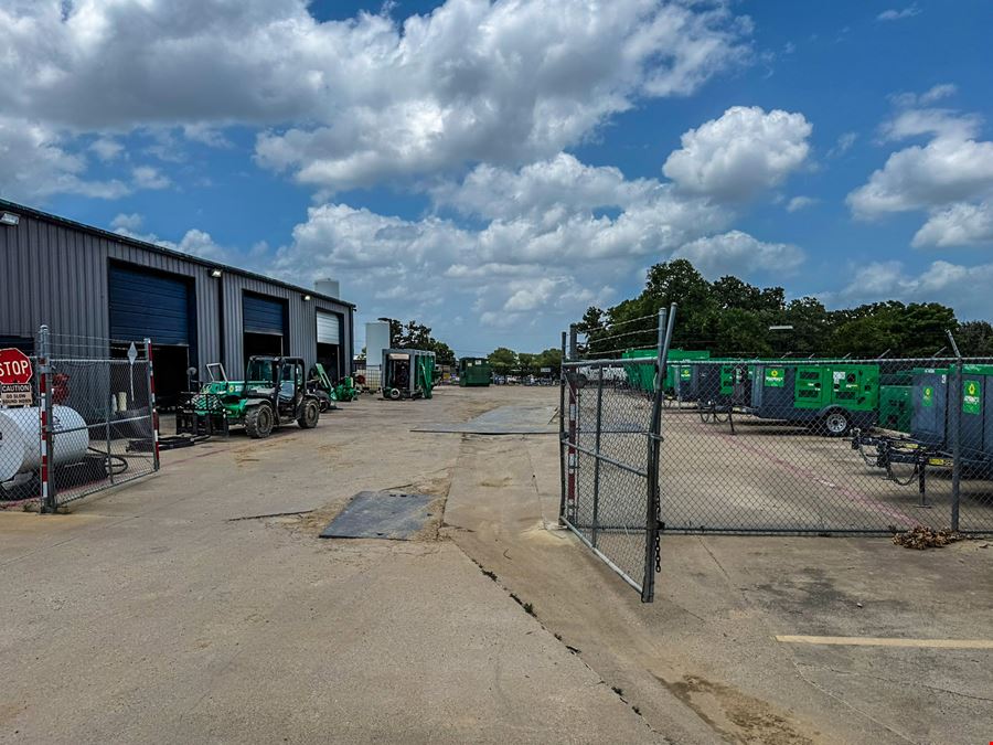 5,000 SF Office/Warehouse w/ Fenced Storage on 1.10 AC