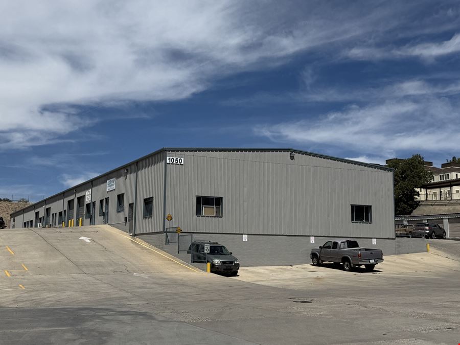 Industrial Suite For Lease off Willow Creek