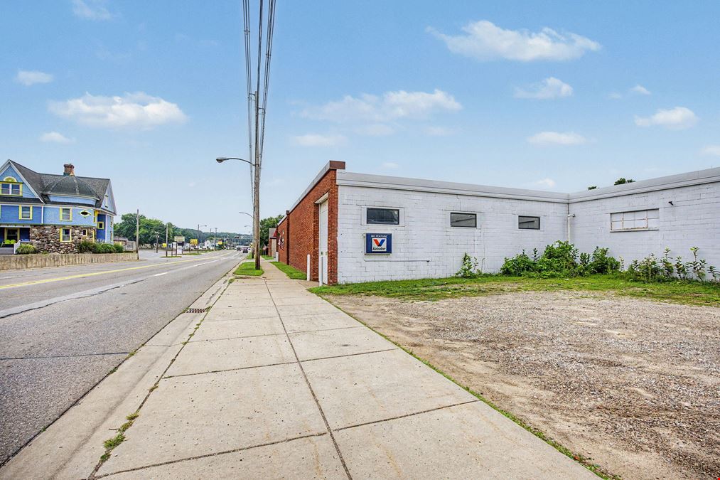 37 W Carleton Rd
