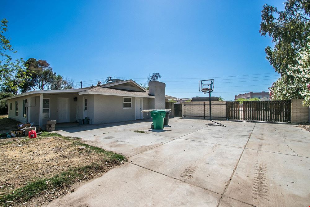 1905 S Old Greenfield Rd