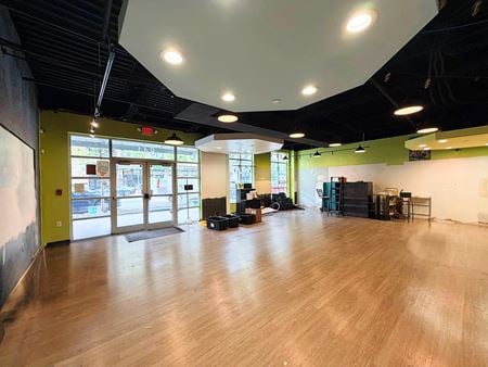 Preview of Retail space for Rent at 841 N High St