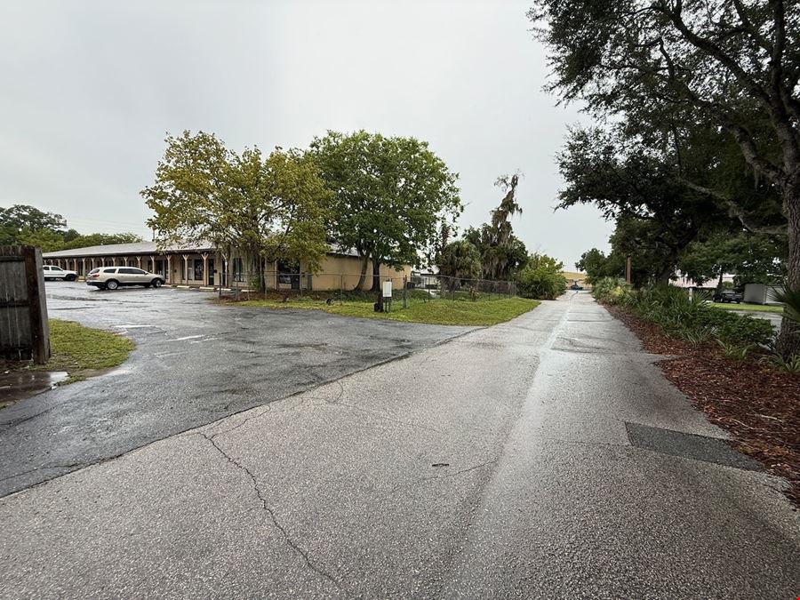 Magnolia Plaza