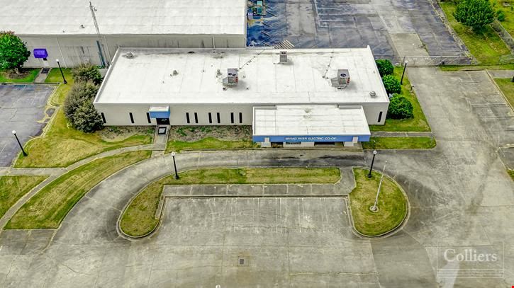 ±82,976-SF Industrial Building Located Just Off US-29 in Cherokee County