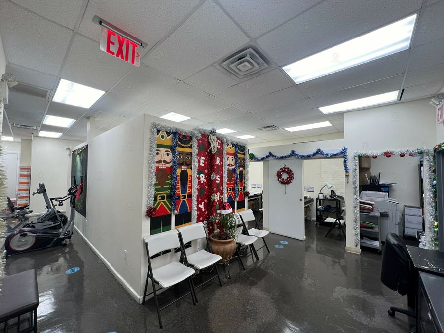2,150 SF | 488 Lafayette Avenue | Built-Out Office with High Ceilings for Lease