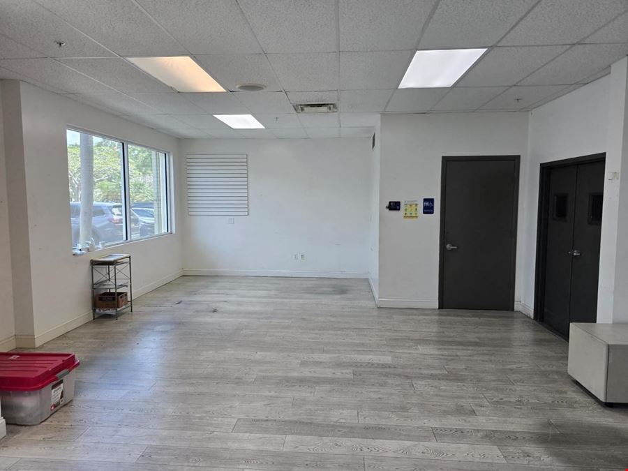 Immediate Occupancy For Lease 2,500SQFT Off/W