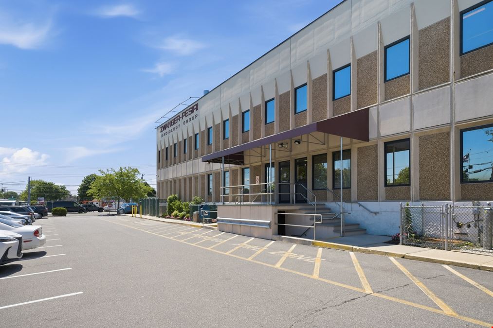 3,900 SF Medical/Professional Office For Lease