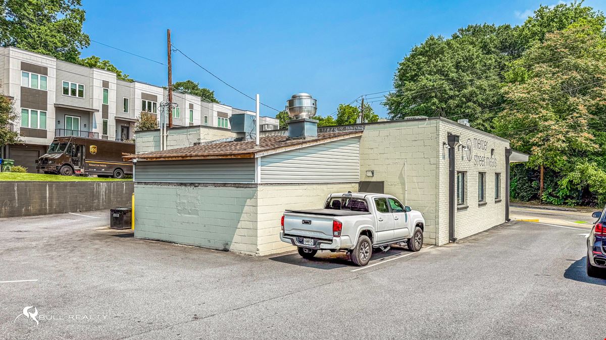 Two-Tenant Food & Beverage Building | Restaurant Leasing, Renewal, or Occupancy Opportunity | NNN Leases | 7.1% Cap Rate