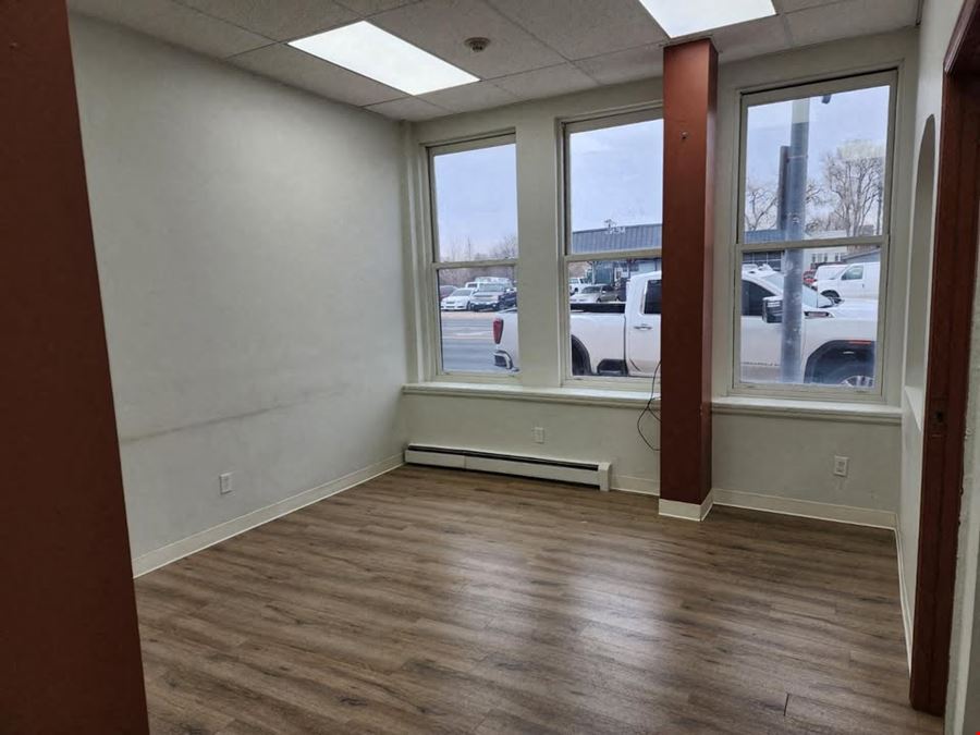 941 Main St
