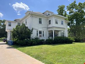907 E Locust St