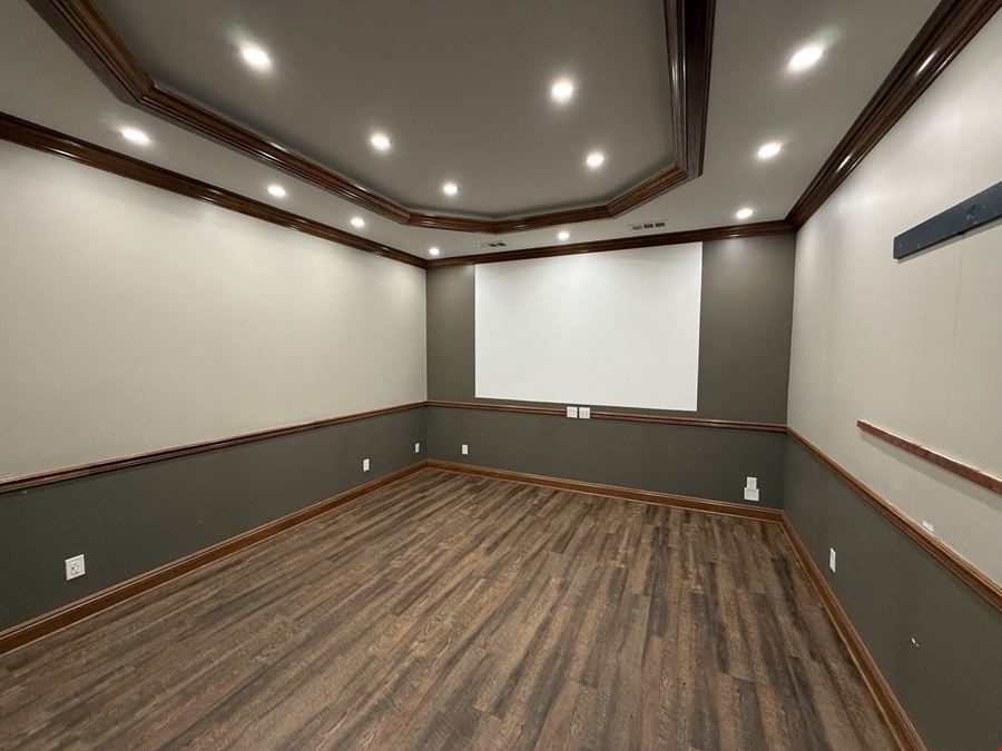 21012 Aurora Road