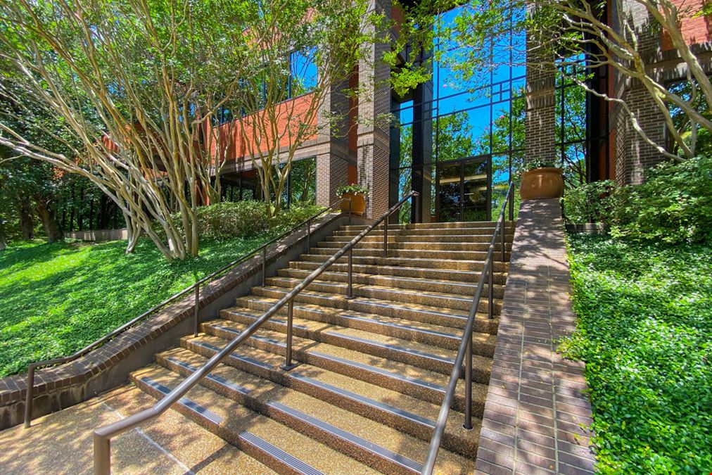 775 Woodlands Parkway