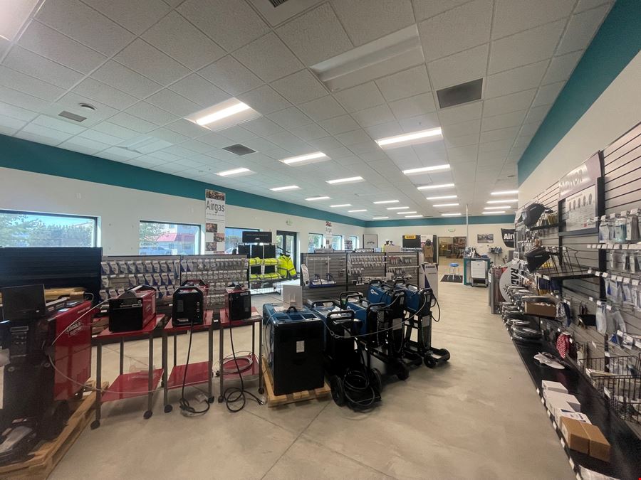 Industrial Warehouse & Showroom for Lease