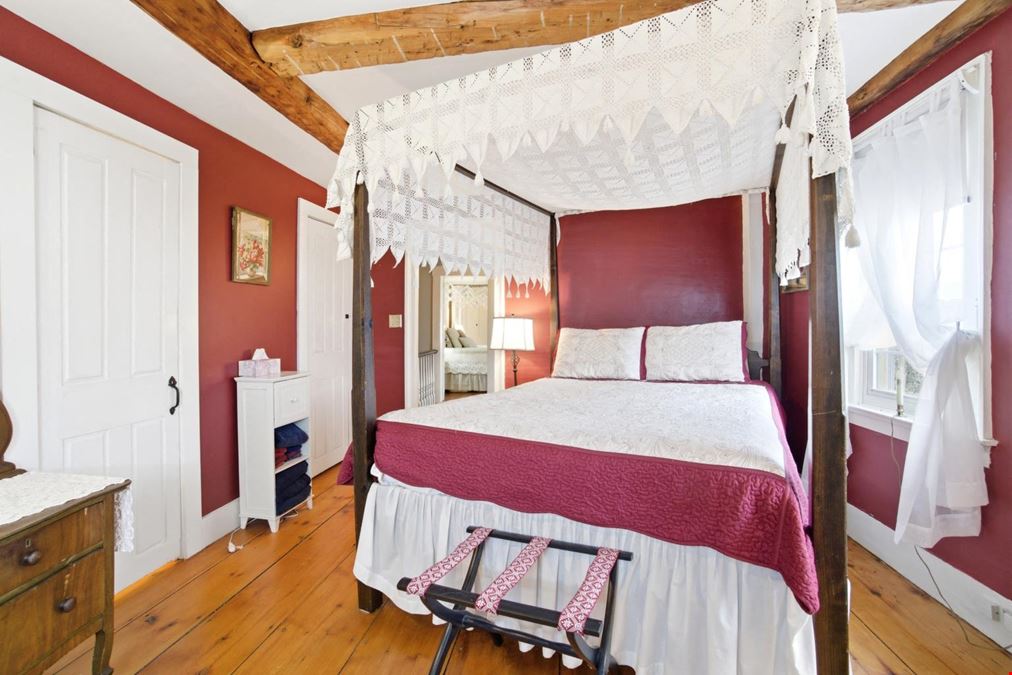 Historic Bed & Breakfast Estate with Event Barn on 5.6 Acres
