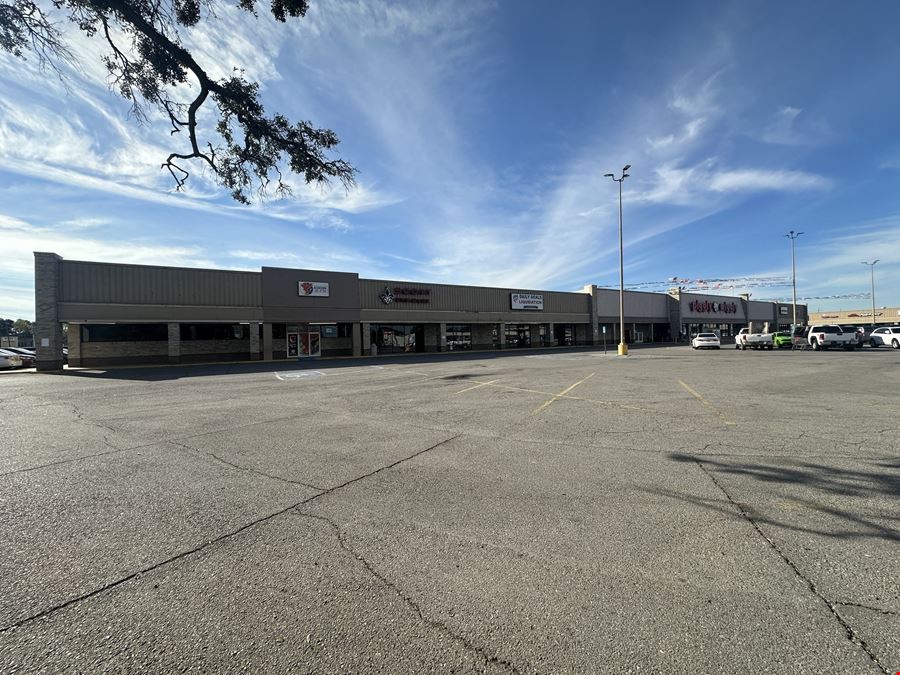 Scott Oaks Plaza