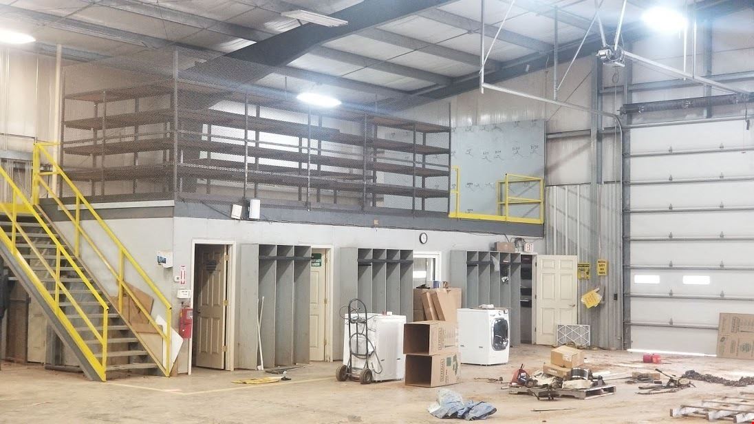 7,700 SQ FT Shop on 4+ Fenced & Improved Acres In Killdeer, ND