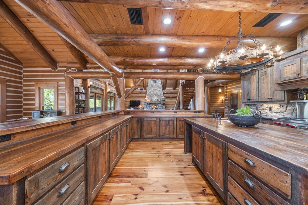 Luxury Riverfront Lodge