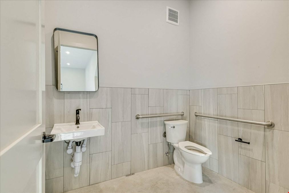 15210 Fitzhugh Road STE 900, 901, 902, 903, 903B, 1000, 1001, 700, 701A, 701B