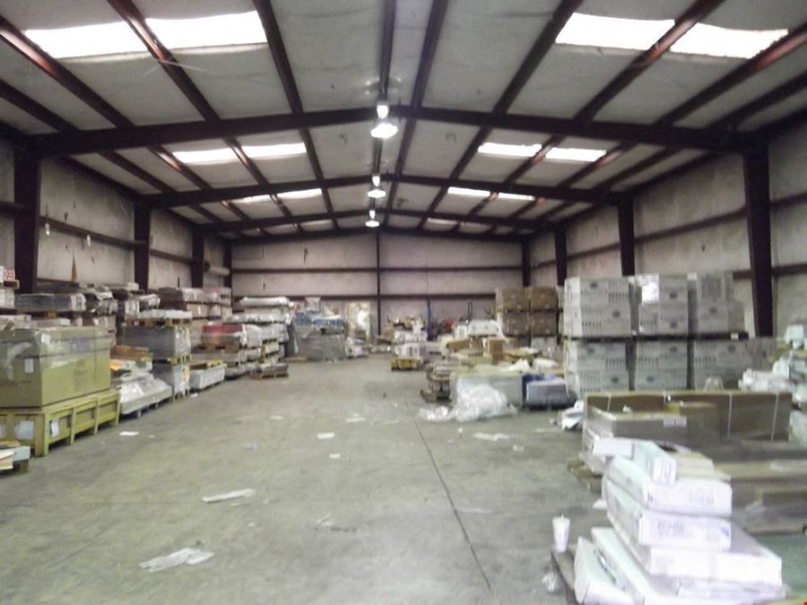 34,500 SF Retail/Warehouse on 2.35 Acres