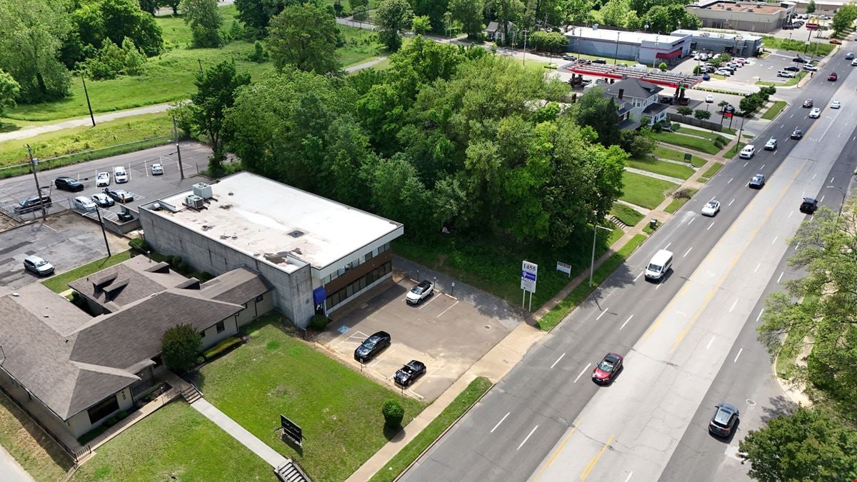 1455 Poplar Ave