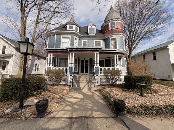 Preview of Office space for Rent at 218 N Cochran Ave