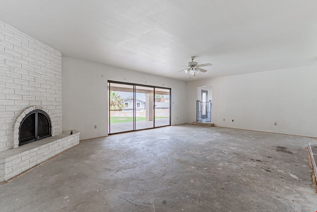 4-Bedroom Corner-Lot Home in Vista Del Valle- 1930 S 14th Ave