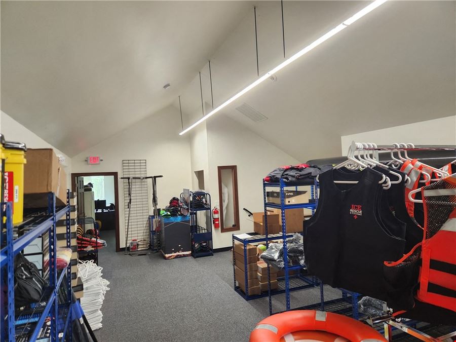 800 Oasis Rd