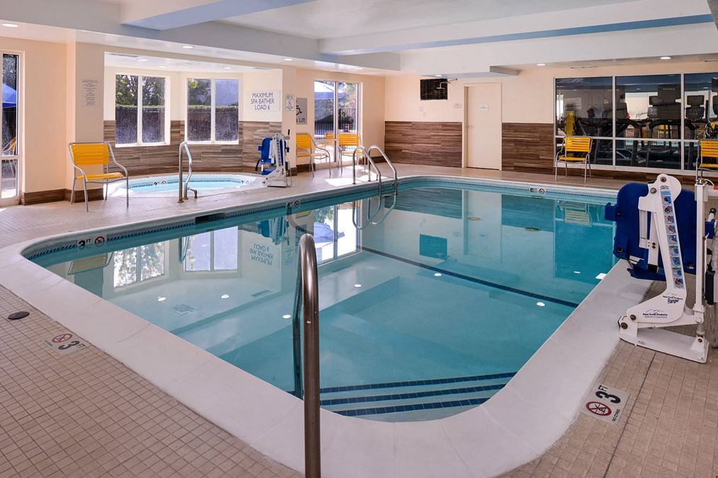 Fairfield Inn & Suites Louisville North