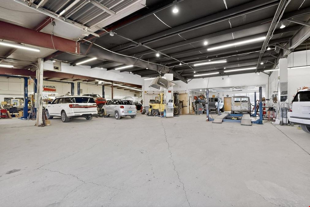 OWNER FINANCING AUTO WAREHOUSE WITH FF&E INCLUDED