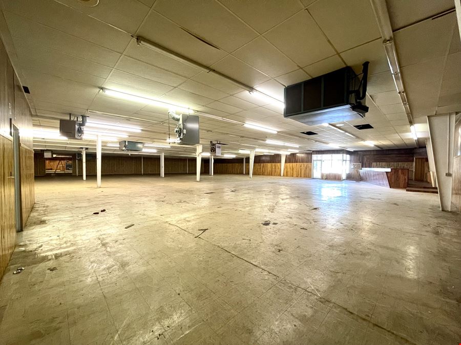 10081 W Ridge Rd
