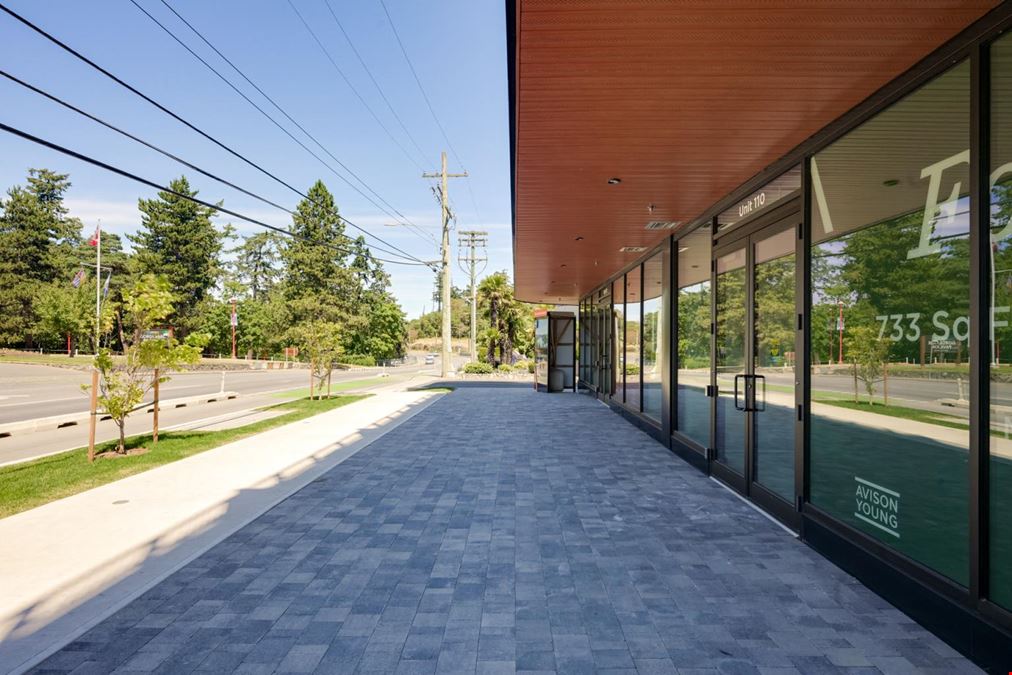 1075 Tillicum Road 