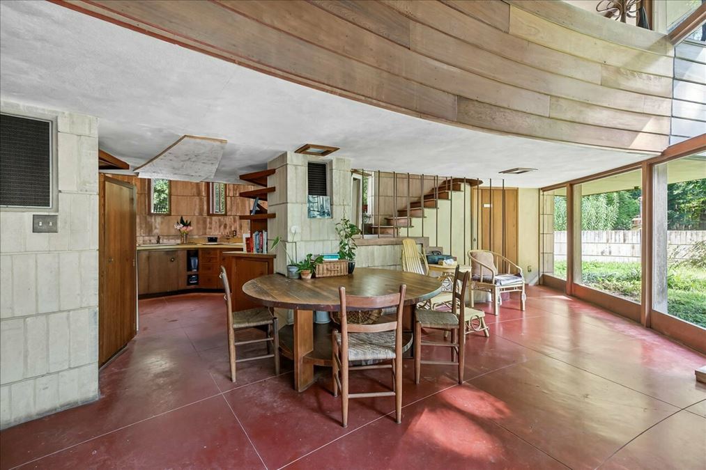 Frank Lloyd Wright / Spring House