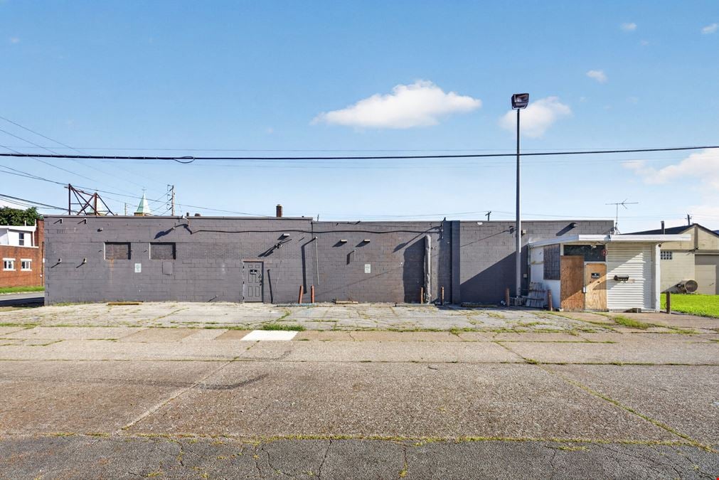300 E 28th St