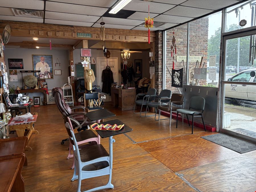 301 N Locust Ave