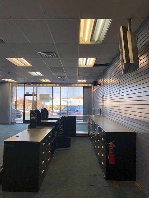 1,800 SF Retail Space