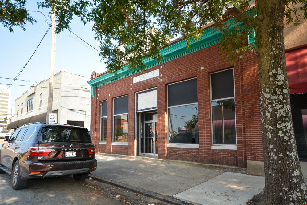 Storefront Retail/Office Building for Lease in Downtown Little Rock